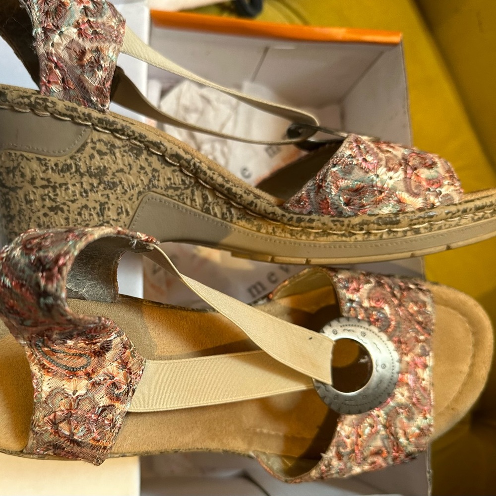 Reiker Wedge Sandals